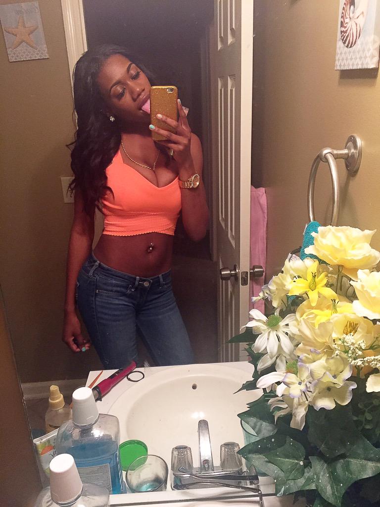 LaBelle_Brianna's tweet image. #KraveLounge 😋