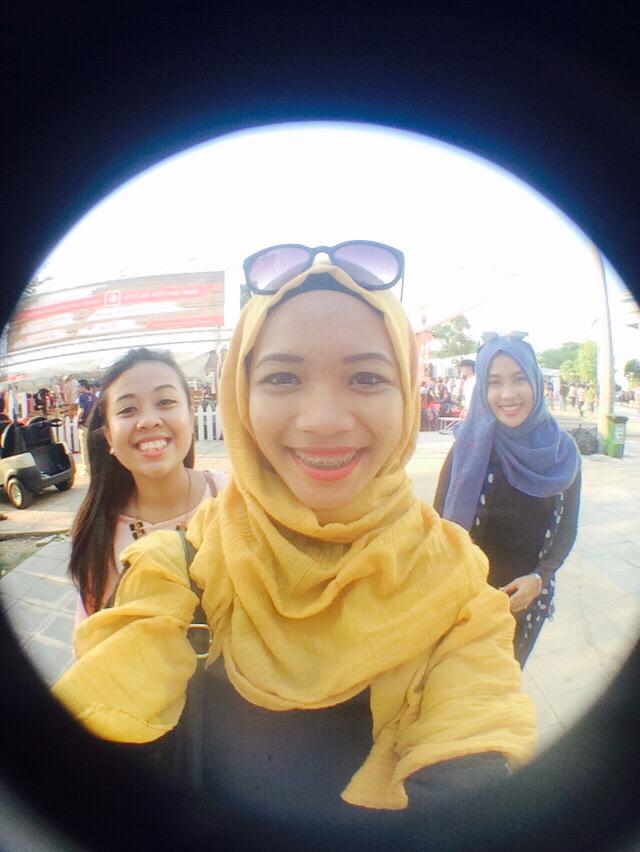 AmiraZlkfli's tweet photo. #FBP15 🎉 http://t.co/2sOVMtPv4j