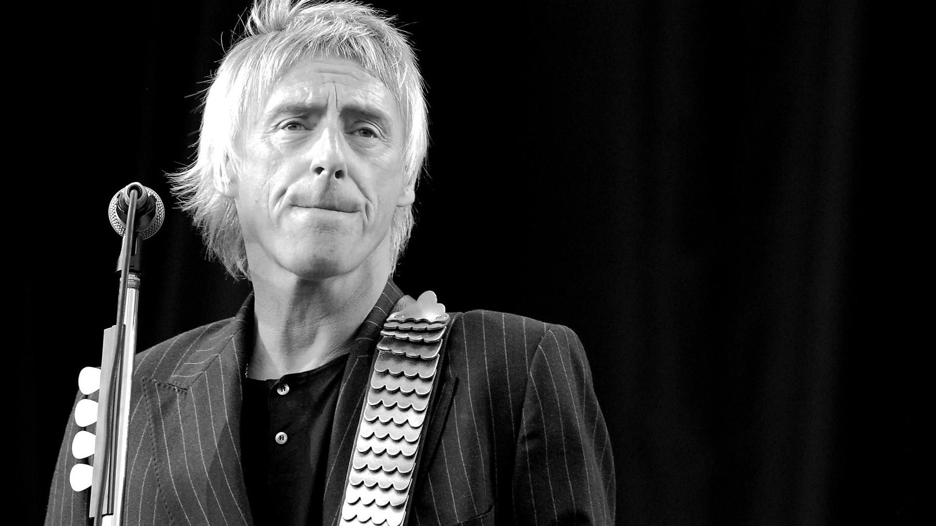 PAUL WELLER brit  turns today 57. Happy Birthday PAUL! Let\s enjoy again! 