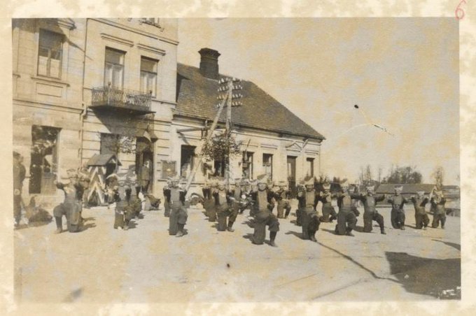 View image on Twitter