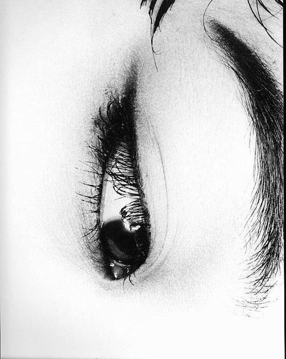 Happy birthday to Nobuyoshi Araki! 
\"La fotografia è il singolo punto di un momento. E\ come fermare il tempo\"... 