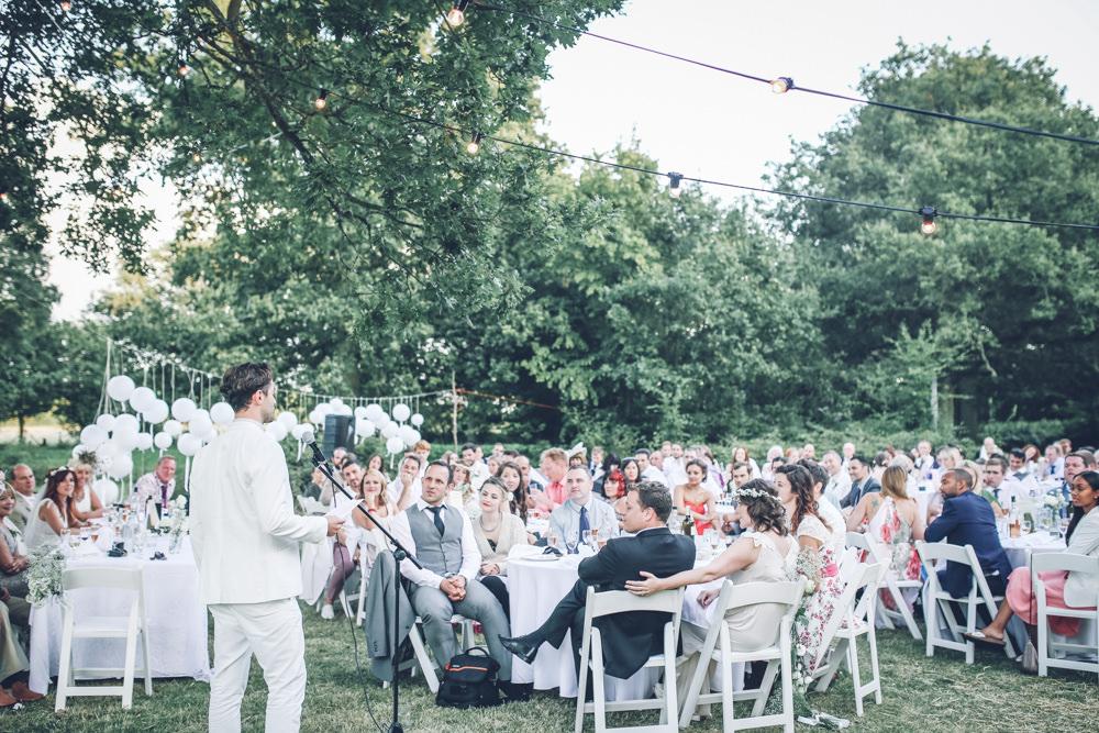 RockMyWedding's tweet image. An all white outdoor humanist ceremony &amp;amp; reception on a farm in Kent with high street fashion!
rockmywedding.co.uk/emma-ben/