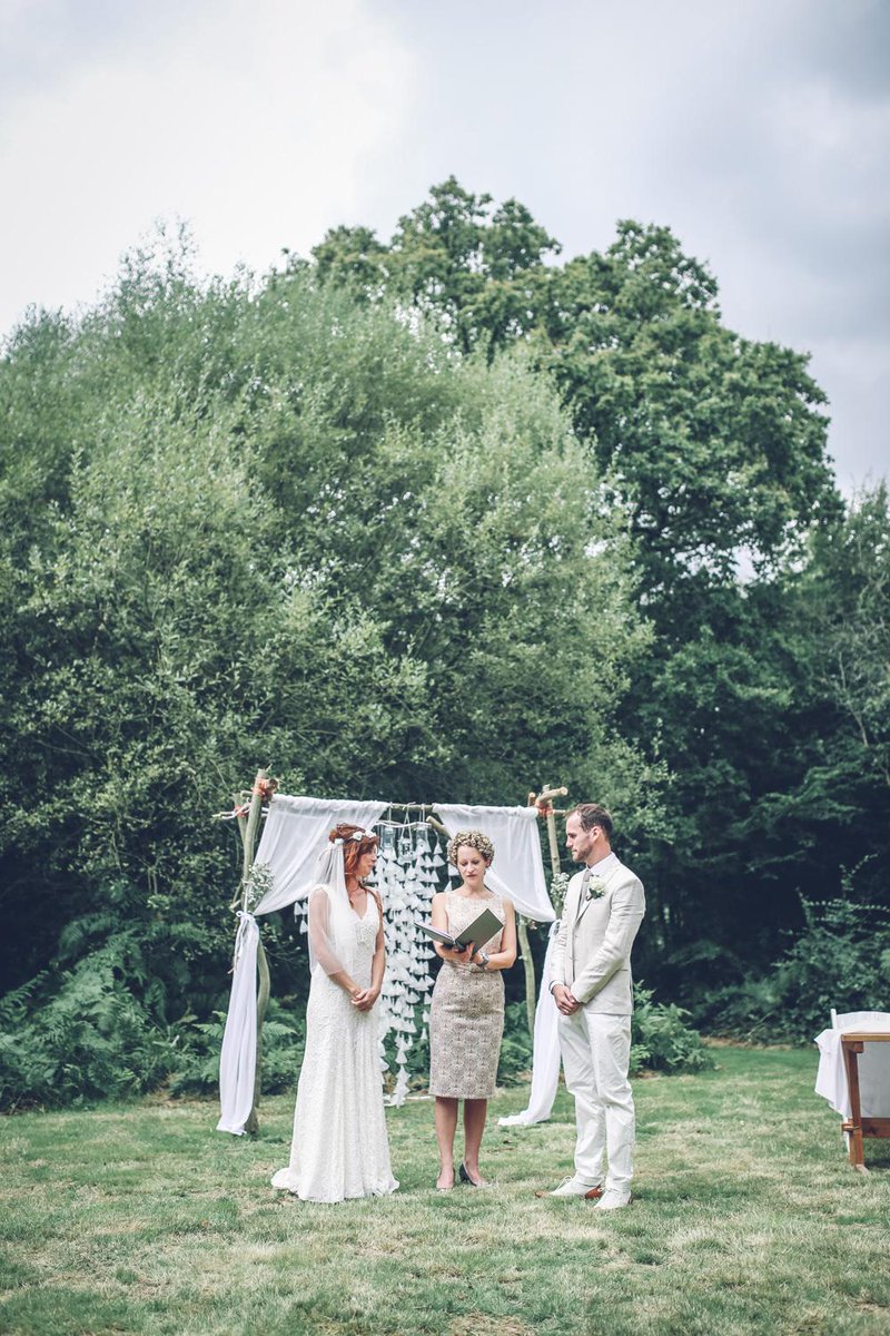 RockMyWedding's tweet image. An all white outdoor humanist ceremony &amp;amp; reception on a farm in Kent with high street fashion!
rockmywedding.co.uk/emma-ben/