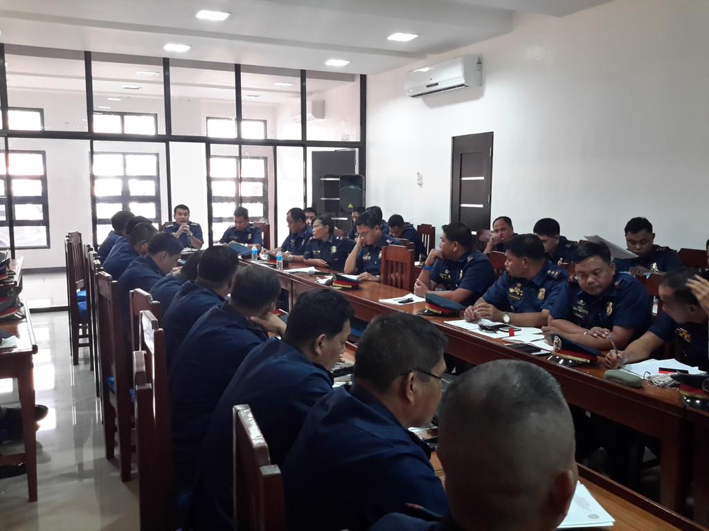 PDNEPPO's tweet photo. Weekly Command Conference re OPLAN LAMBAT SIBAT
May 25, 2015.
@PNP_PRO3_NEPPO @rpio_pro3 http://t.co/ufX36qhlU2