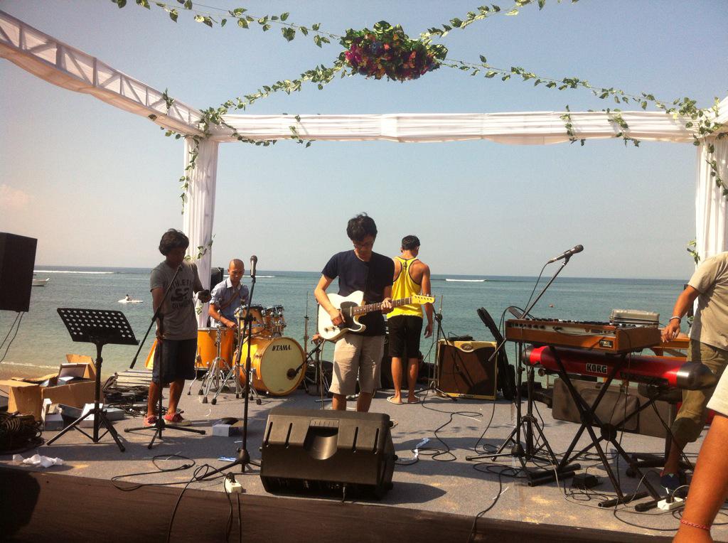 Tohpati soundcheck at Mostly Jazz at Griya Santrian