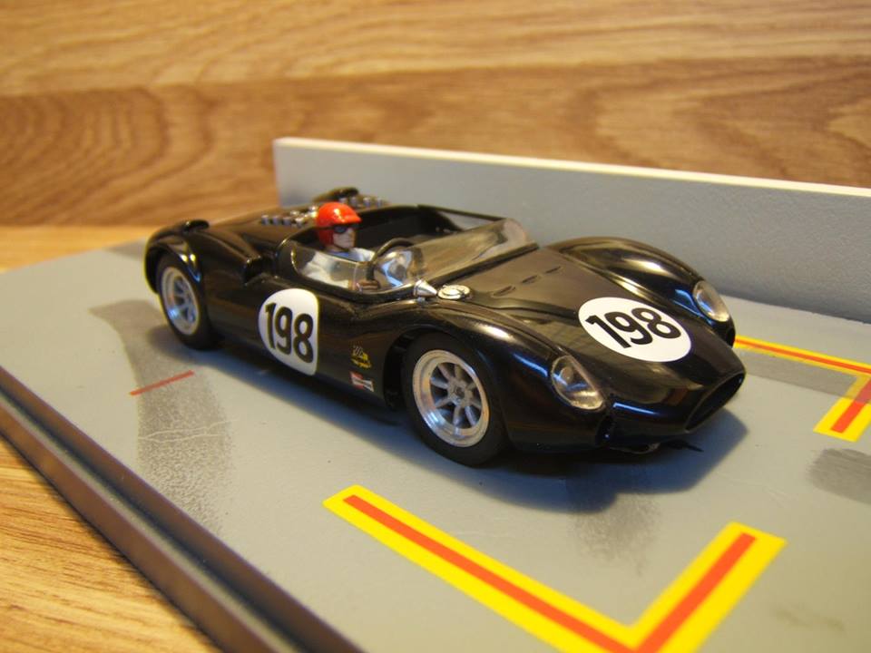 OverVolt_csc's tweet photo. Hey #racing lovers :D Have a great monday ;) #GameDev #slotcars #OverVoltRocks http://t.co/QcR6Dg6cnZ
