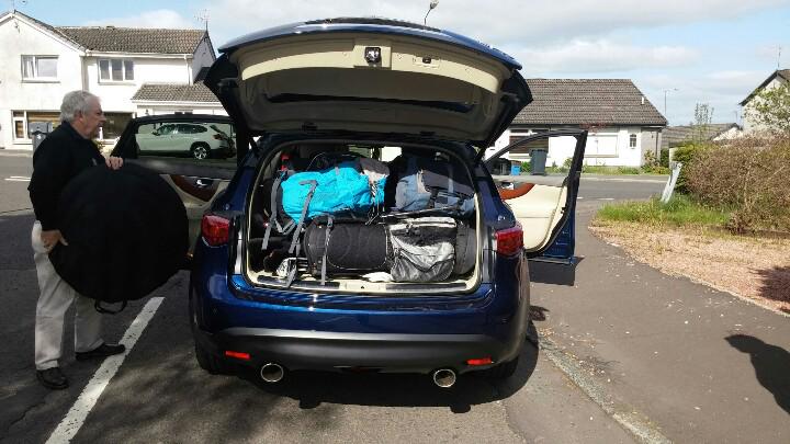 J_____C's tweet photo. Final pick up #fullboot @McCreaFS @heartsandballs @InfinitiGlasgow golf day http://t.co/dRCoVUeS7c