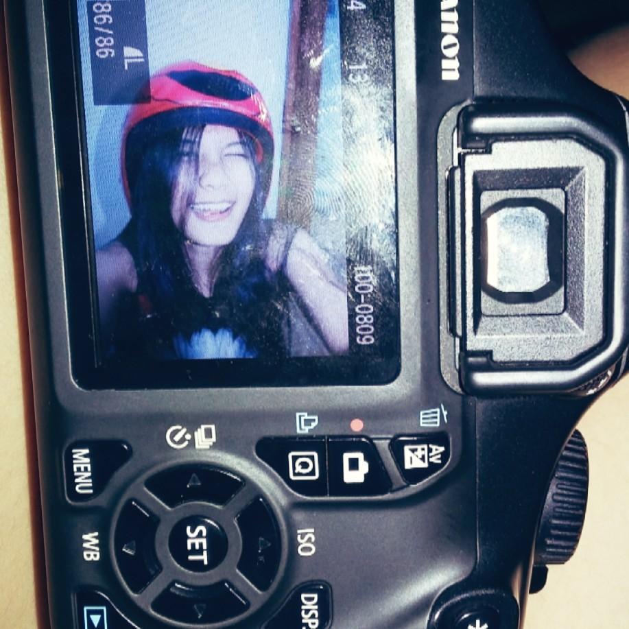 Bukan jepret t-shirt malah selfi waduuuuh😈😈manjang pan haha😂😂