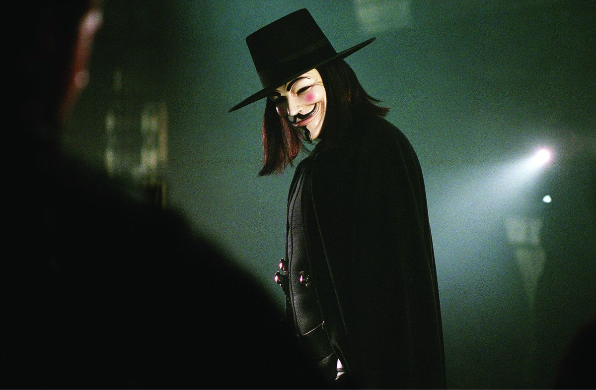 "Uzunca süre maske takarsan, altındaki kişiliği de unutursun."

(V for Vendetta)