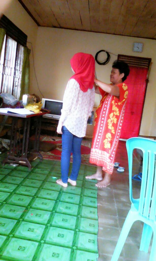 annajmi19's tweet photo. Sedang ngapain tuh? 24 mei 2015 http://t.co/WDh1GNNnS8