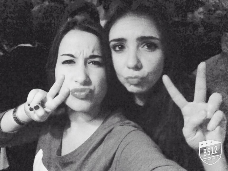 noemiicc's tweet photo. Eres tan bonita que me quiero moriiir!!! Feliz cumpleaños!!!🎉🎊 te quiero @Sandra_Belda http://t.co/faWeOAXHQf