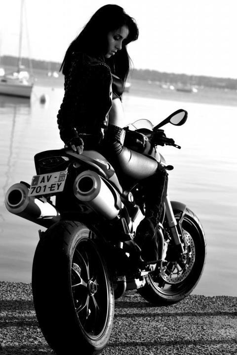 MassyPower's tweet photo. Photo:  

#BeautifulMoto
#Ducati 

http://t.co/bBrdzmBUQ7 http://t.co/X4yo2VwXRt