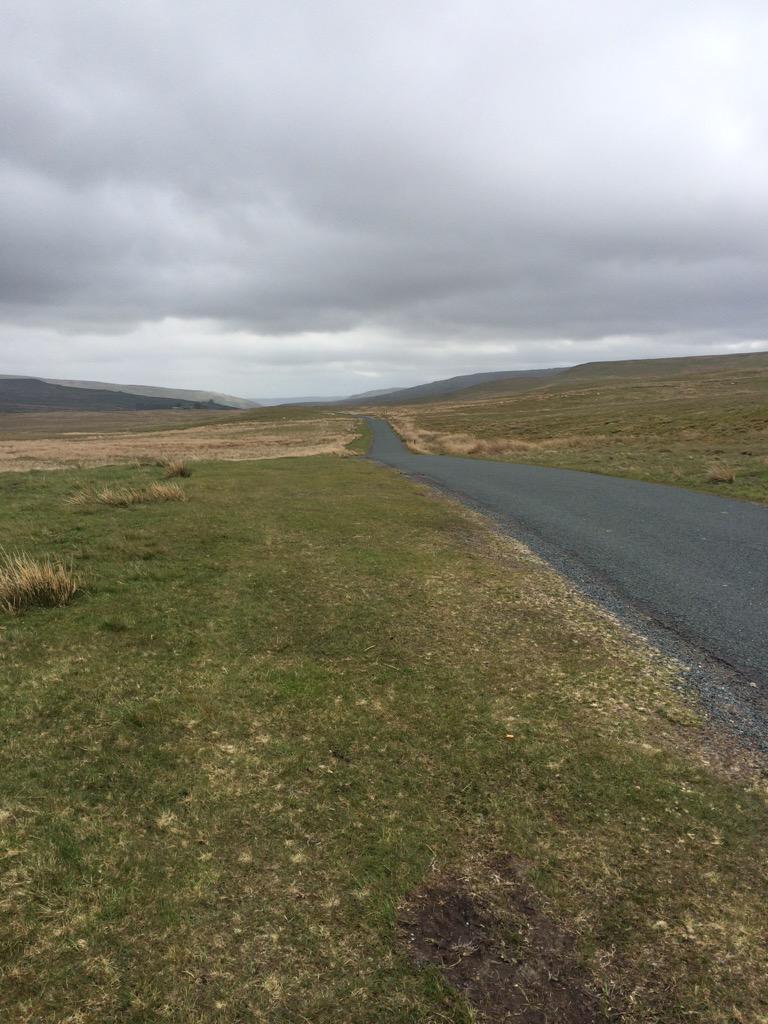 runninggirlll's tweet photo. 15m run in the Dales. #legssmashed #brutal ,loved it! Apart from being convinced a campervan was a serial killer 😀 http://t.co/a9EXm6GGW7