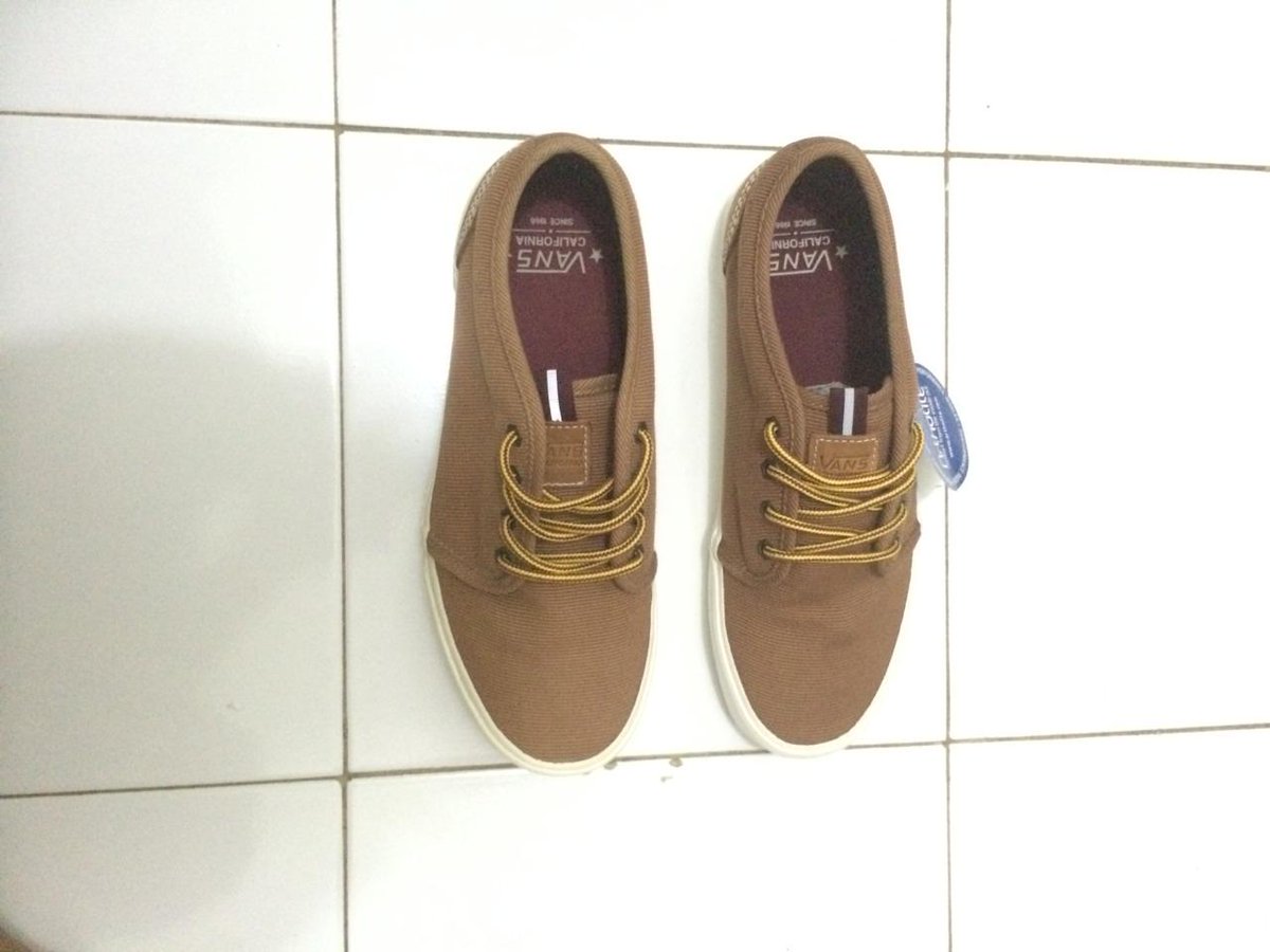 wts 
vans vulcanized 106 california
size 9 us
bnwb
COD jogja kota / JNE
08982844955
Cc : @satriadgp <a href="/littlefootyk/">Littlefoot.online</a>