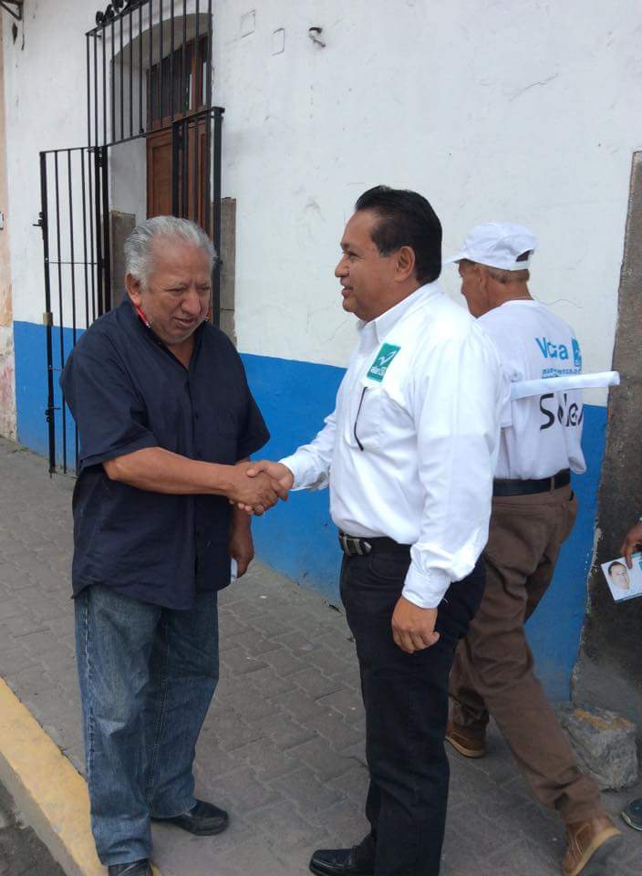 jorgesolergomez's tweet photo. En #Coatepec, hemos recibido una respuesta invaluable por parte de la gente, seguimos fortaleciendo alianzas #VotaNA http://t.co/apbemvHMx3