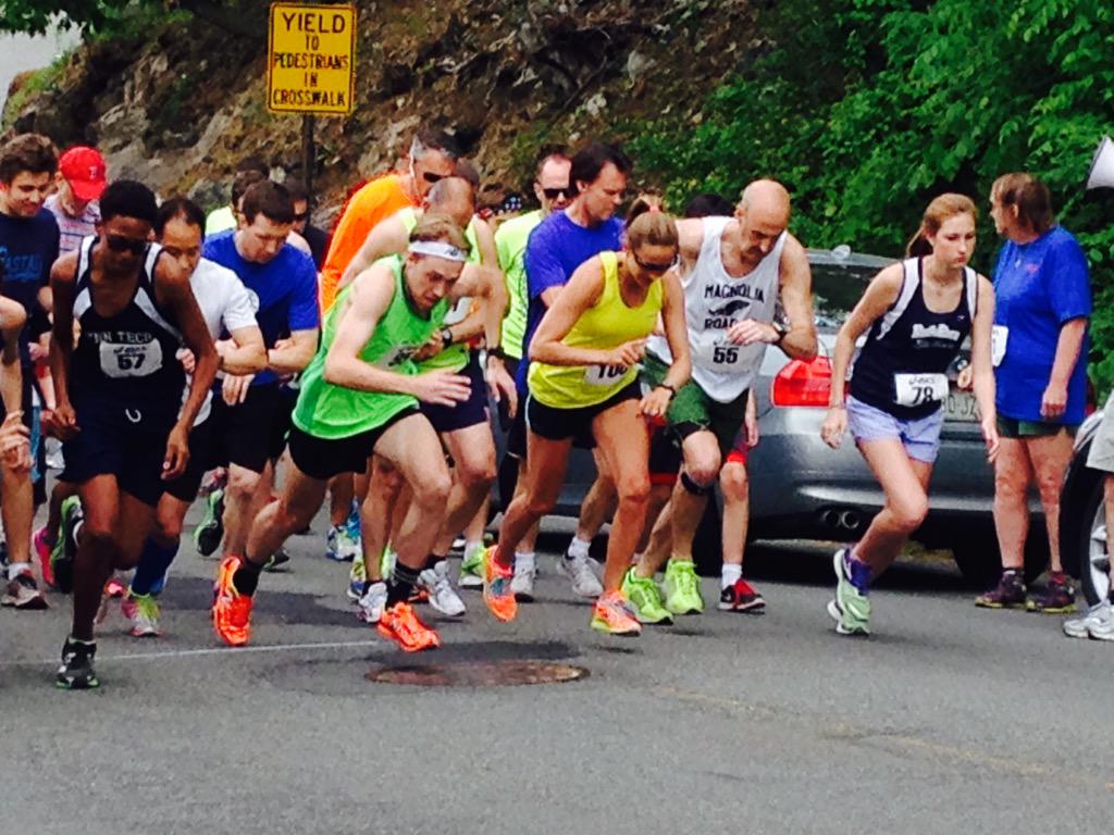 And we're off! Starting #MemorialDay with <a href="/fullatweets/">Pat Fullerton</a> at the Dory Run 5k! <a href="/CraftofSweden/">Craft Sportswear US</a>