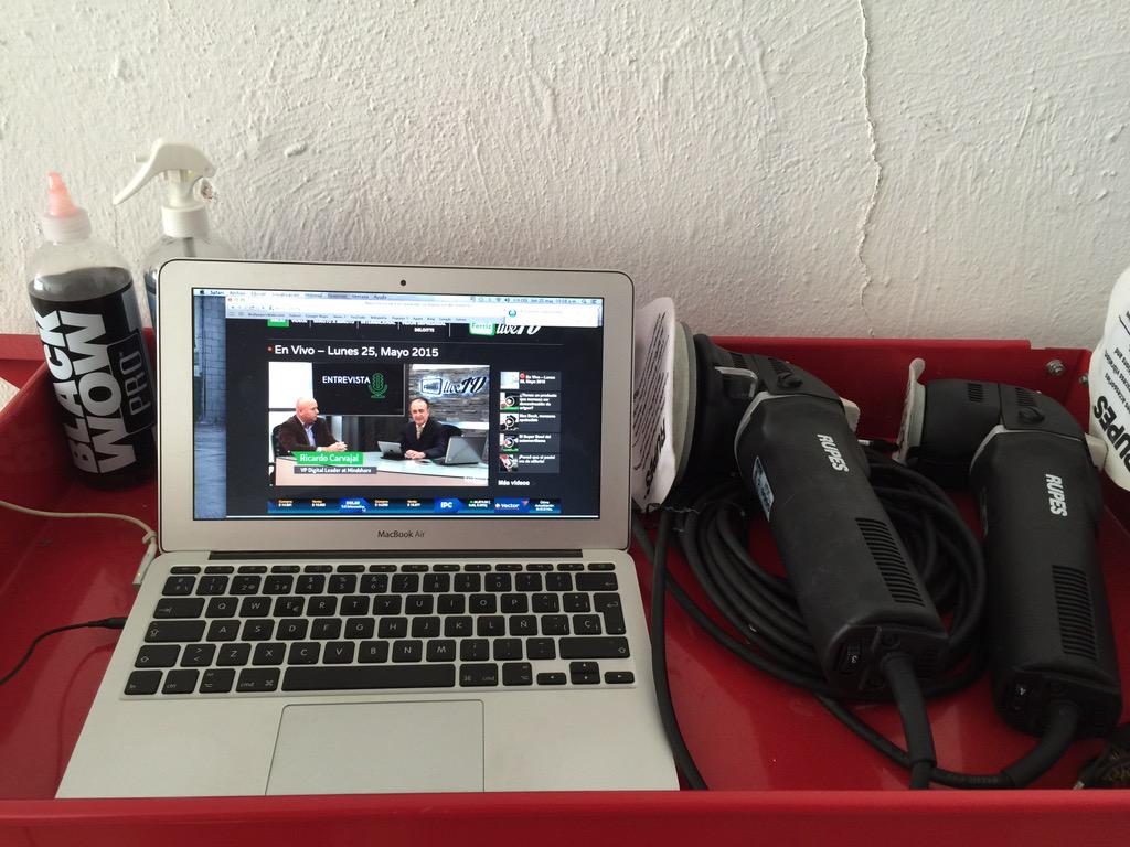 PROdetailing's tweet photo. En nuestro Garage escuchamos a @PedroFerriz #FerrizLiveTV desde #Monterrey!! http://t.co/WELg46AKIG