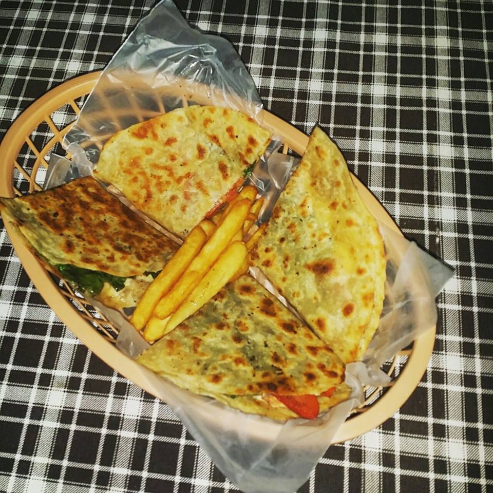 tikis_grill's tweet photo. #doblabas #gouda #quesodehebra #salchichon #papasfritas #delideli #soloentikisgrill http://t.co/WbLP6mk7aE