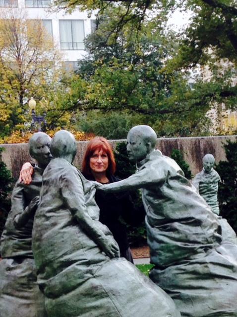 MuseumGrl12's tweet photo. Smithsonian's Hirshhorn Museum FREE! #FLMuseums http://t.co/7tFOXxJPjt