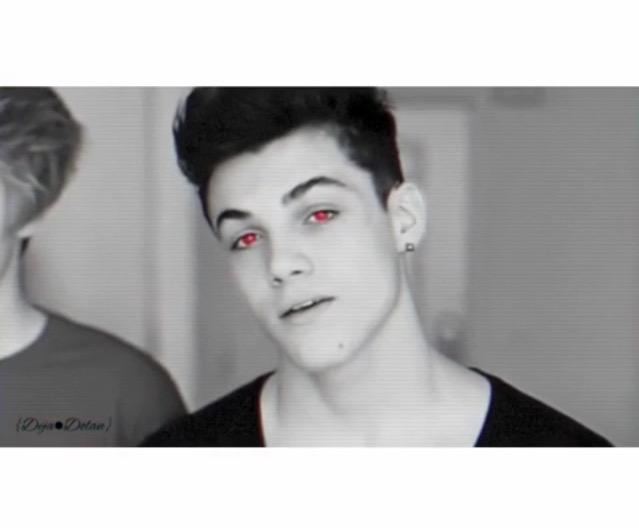 alexia_almighty's tweet photo. RT if u think the guys would make hot vampires 😅😩💖💖💖 #notminelol http://t.co/ycx50l5d7q