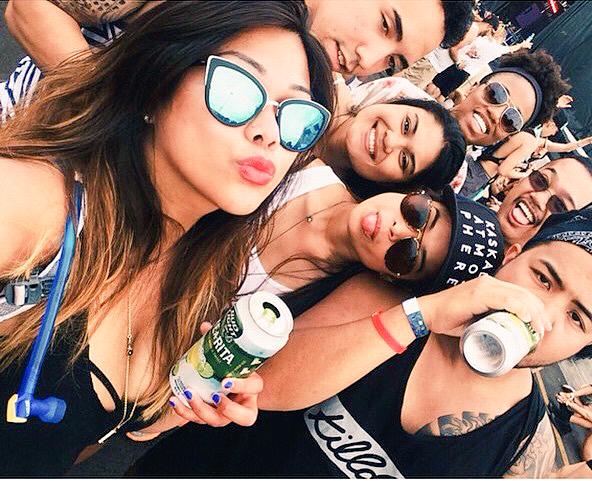 CharBS_N's tweet photo. Love what you do and who it's with! EDC day 2! #Pinoy #nursesofamerica #cardiac #stopyourheart #restartit http://t.co/Ei9zIZPz57