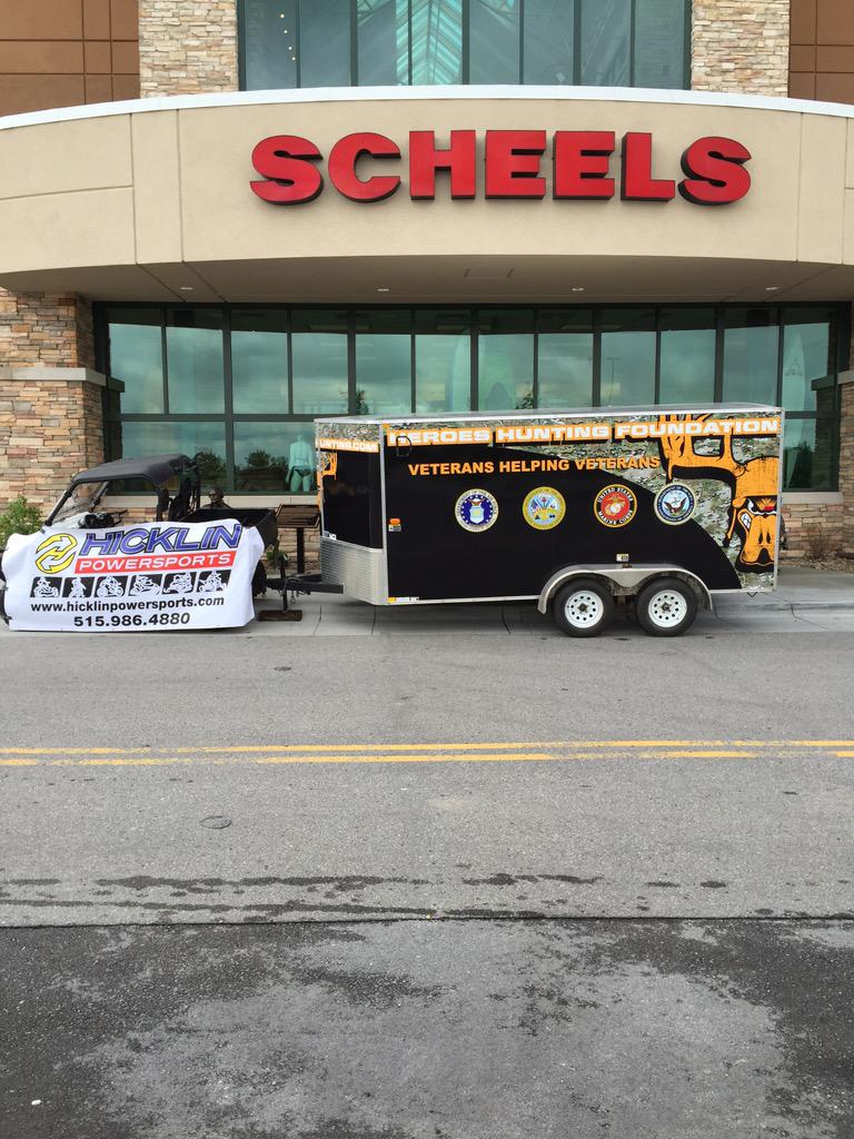 JakeKidman82's tweet photo. Come check us out! Jordan creek mall. http://t.co/qy2QHNfrCQ