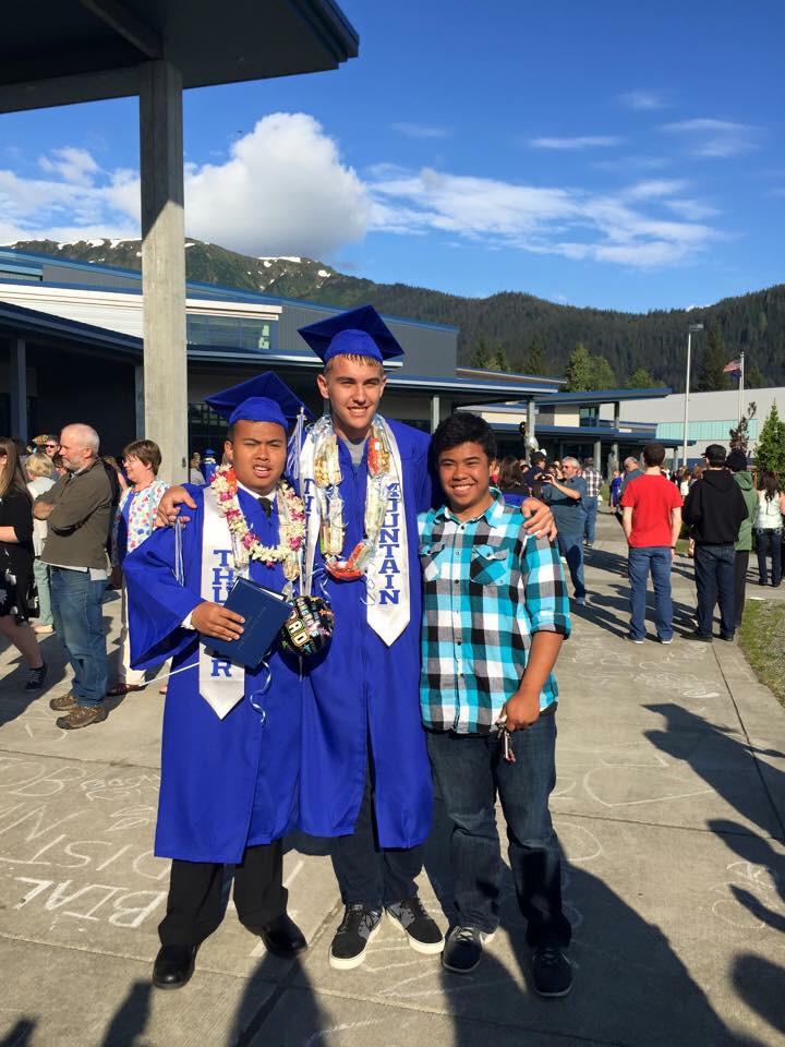Marble_Rye__'s tweet photo. Just wait 2 more years for me 😢😭 #Og03 http://t.co/H6jWeucoId