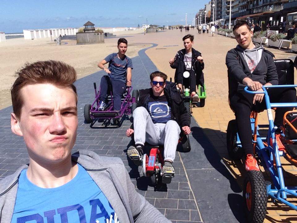 GBeaticMeertens's tweet photo. Brothers http://t.co/eMa8xFWm9C