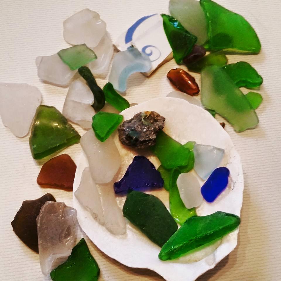 NetwurxSocialM's tweet photo. Went collecting seaglass this weekend in Port Royal. Thanks for the idea @mastecboutique we found lots http://t.co/w3IHDFkPP7