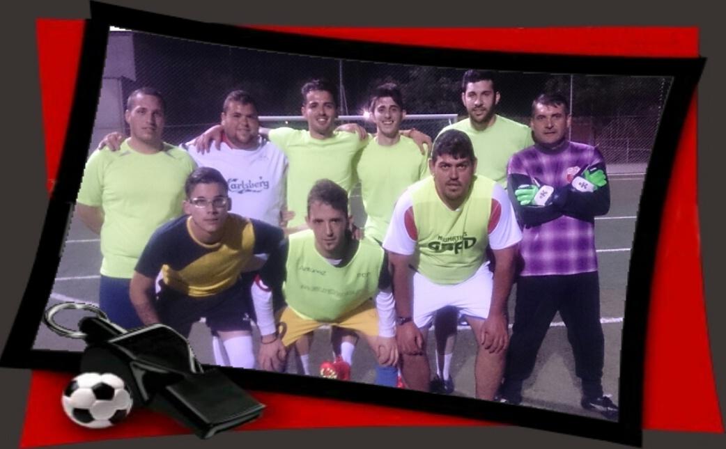 TROFEOCHICHARO's tweet photo. Foto Portada de hoy es:
TAMBORES F.C.
@TAMBORES4 @tambores_c http://t.co/PtqVi7eJFi