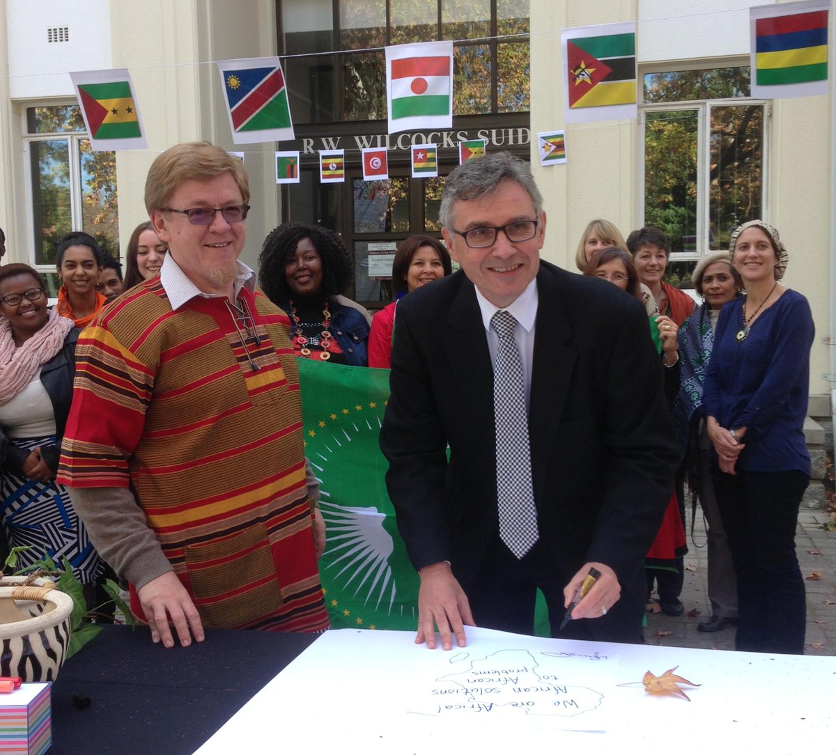 #SUrector prof <a href="/WimdeVilliers/">Wim de Villiers</a> lends his support to our #AfricaDayCelebration <a href="/pgioSU/">Patrick Giosu</a> #WeAreAfrica @ADA_PGIO