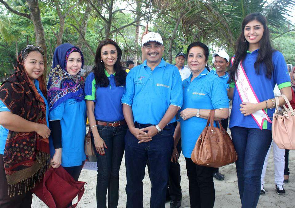 MissIndiaIndo's tweet photo. @MissIndiaIndo &amp; Bpk Arief Yahya,Minister of Tourism Indonesia @Kemenparekraf  #bintantourism #bintantriathlon2015 http://t.co/falgHhirgi
