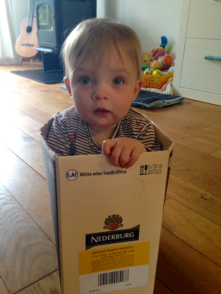 arthurkruisman's tweet photo. @Nederburg Our 1,5 year old daughter Sofía enjoys her stay in the Nederburg 6-bottle wine box http://t.co/ld4Qkv33Cc