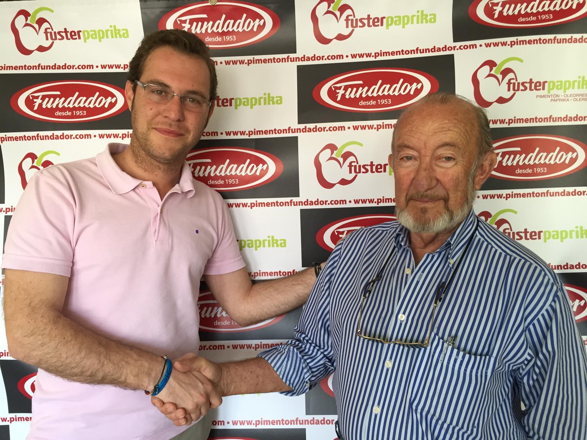 pimenfundador's tweet photo. Estmiada afición, @antelini ha hecho posible que donemos 870 € a Asociacion Neri.PAra una buena causa. #idolplayer http://t.co/oLt0QXoi5e