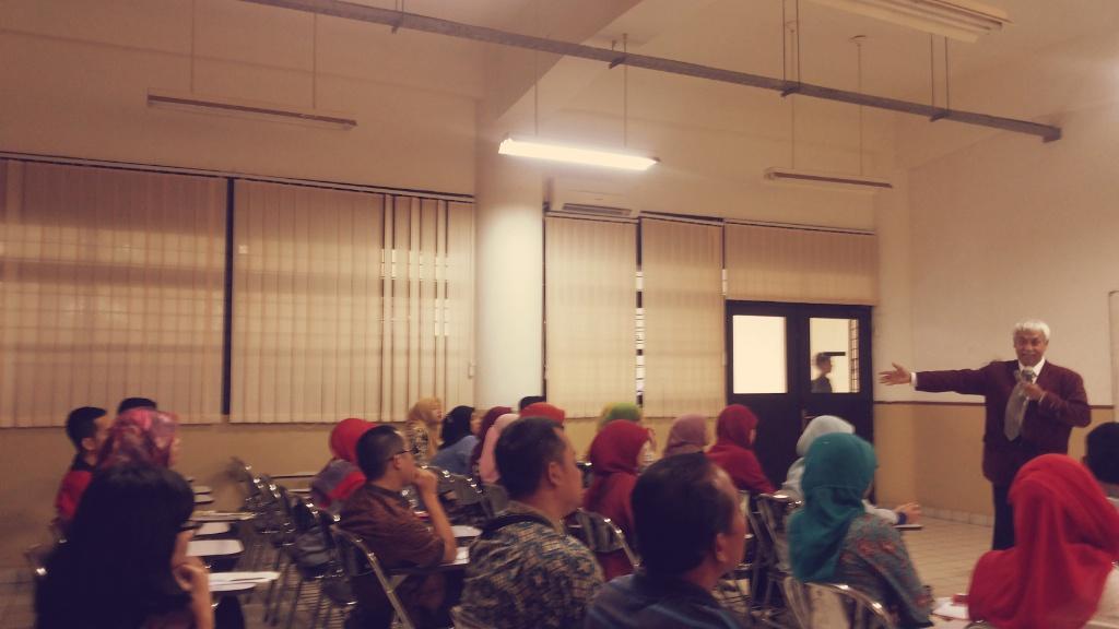 #EC Ingat pembicara hebat satu ini? Seminar Keguruan oleh MURI Record Holder, Dr. Ir. Abdul Basith, M.Sc #The13EC