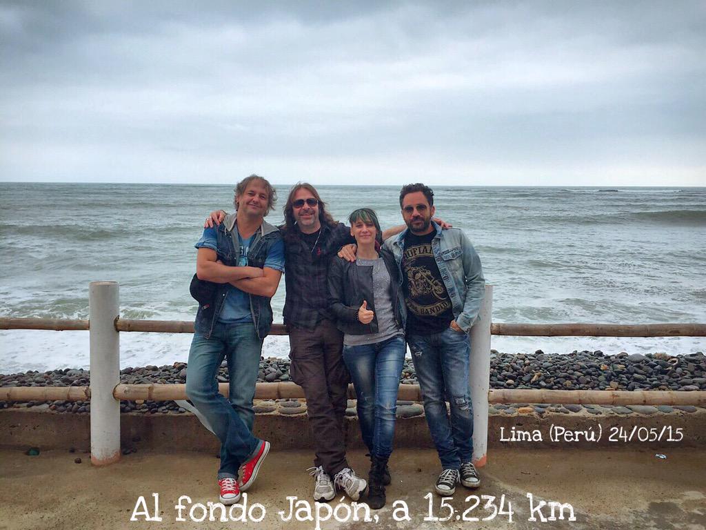 Bajosintrastos's tweet photo. Seguimos, otro pasito más en la gira.
Dejamos Perú y vamos a Argentina. @Patriciakhy @MagoOficial2014 @luismisound http://t.co/sZESmivEnK