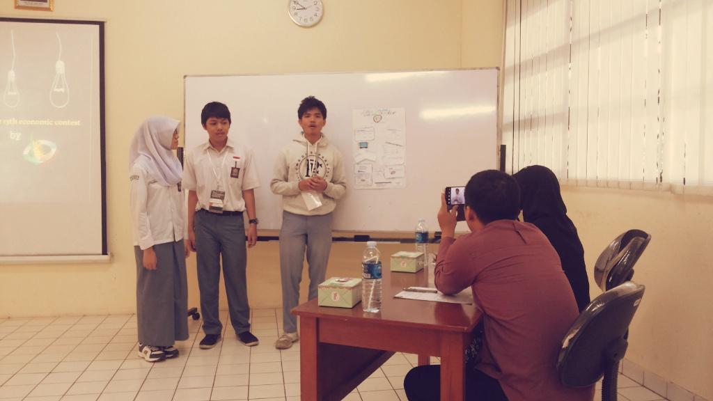 #SekilasEC Salah satu tim di sesi IDEA Canvassing (IC), SMA Negeri 5 Bogor, dengan kreasi produk bertema alat bermain