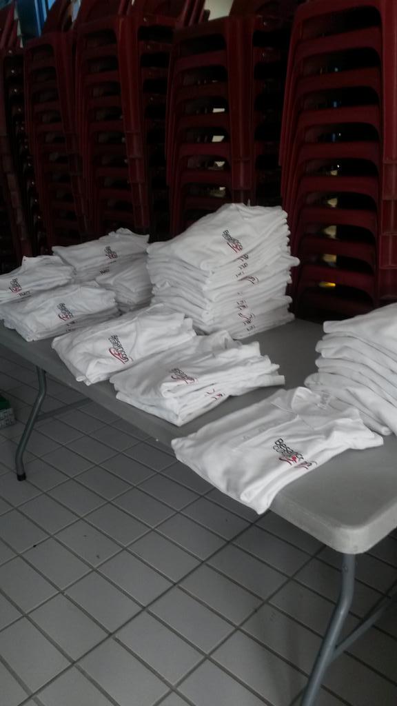 BesanconCurling's tweet photo. Les polo du tournoi sont arrivés! http://t.co/82XxIyRE0C