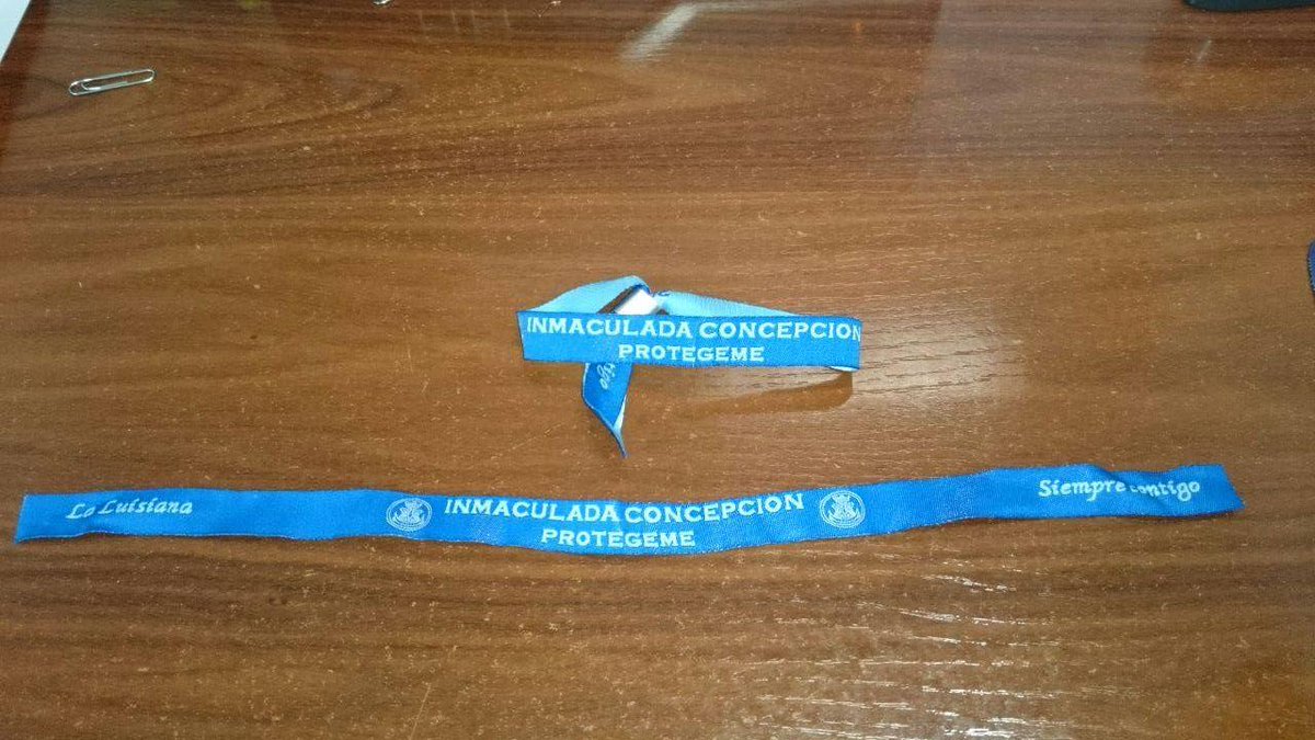 HdadInmaculada's tweet photo. RT NUEVAS PULSERAS ESTE AÑO!! A UN EURO!!! PIDE LA TUYA A CUALQUIER COSTALERA DE LA HERMANDAD http://t.co/p1xQjDL657