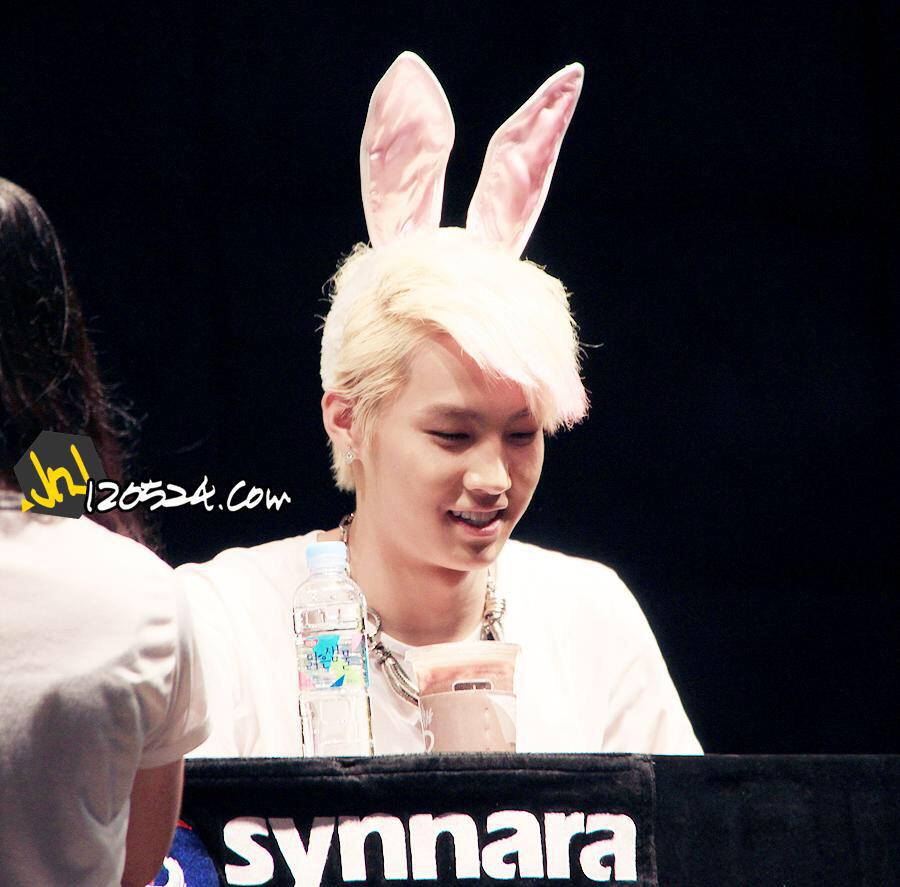 KaewRattika's tweet photo. นางเคยเป็นกาตุ่ยสีจมปูว์มาก่อนนะฮะ คิดดูน้องใส่สีดำ 😁 #3YearsOnTimeWithJJProject http://t.co/SoVTq2hcHx