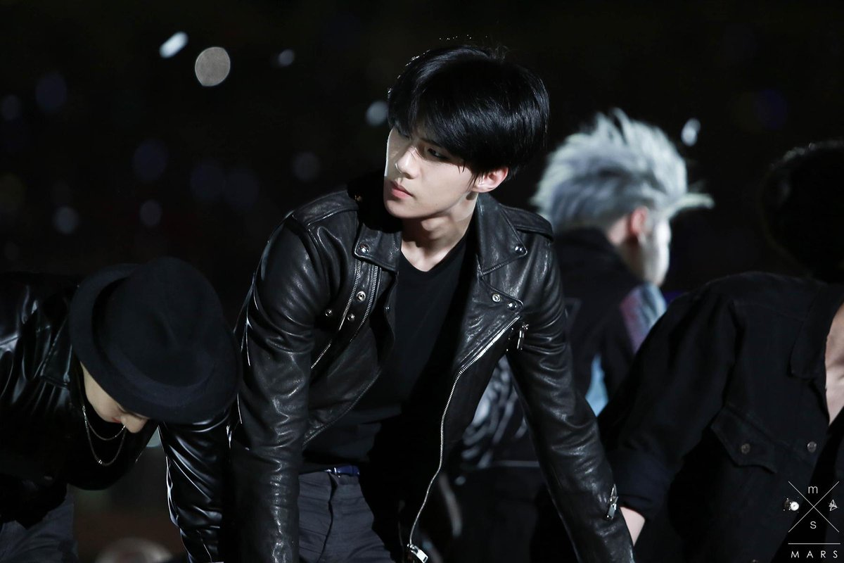 MARSSEHUN's tweet photo. You’re my boss ~! 
http://t.co/1yfedrsNex http://t.co/iYYfuYUS0M