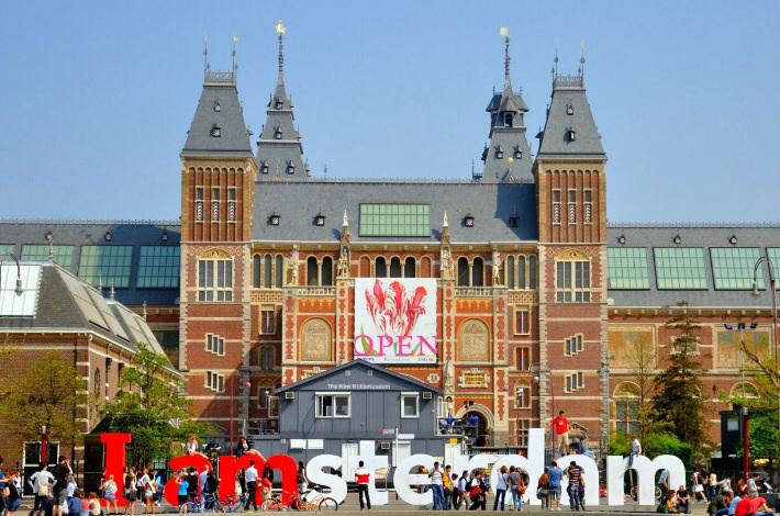 Jsygrapevine's tweet photo. Hi, Excited to join #FLMuseums. Photo is local Rijksmuseum in Amsterdam. http://t.co/P94u8zBBMB