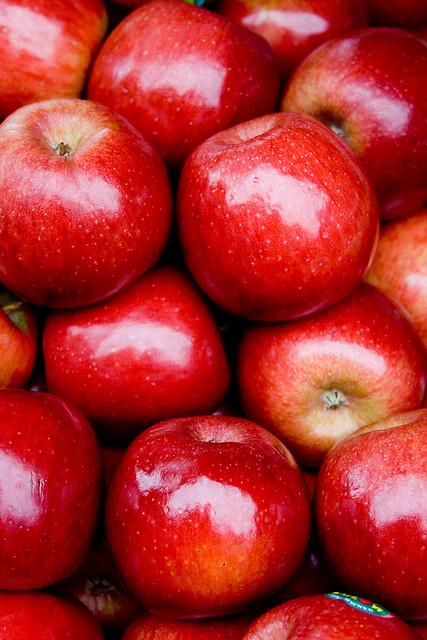 bibomonte's tweet photo. #apple #green #red #bibobar #color #budva #montenegro #smoothie #cocktails #coffeetogo #yami #freshlysqueezedjuices http://t.co/aItNiKkvhF