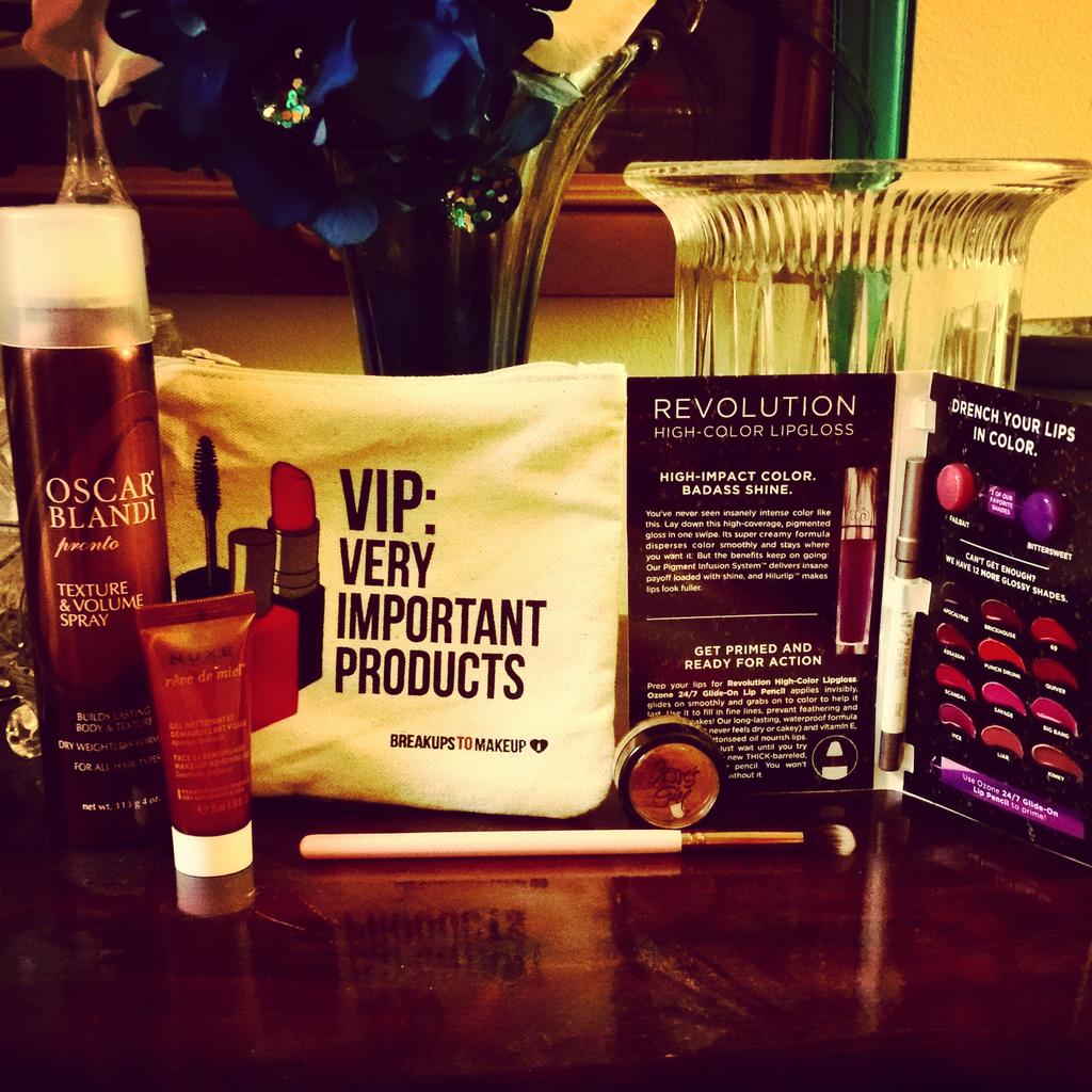 andreacford's tweet photo. @ipsy This month's glam bag is amazing! I am in love with this Oscar Blandi spray!! #ipsy #MayGlamBag http://t.co/9Gocjdw7qg