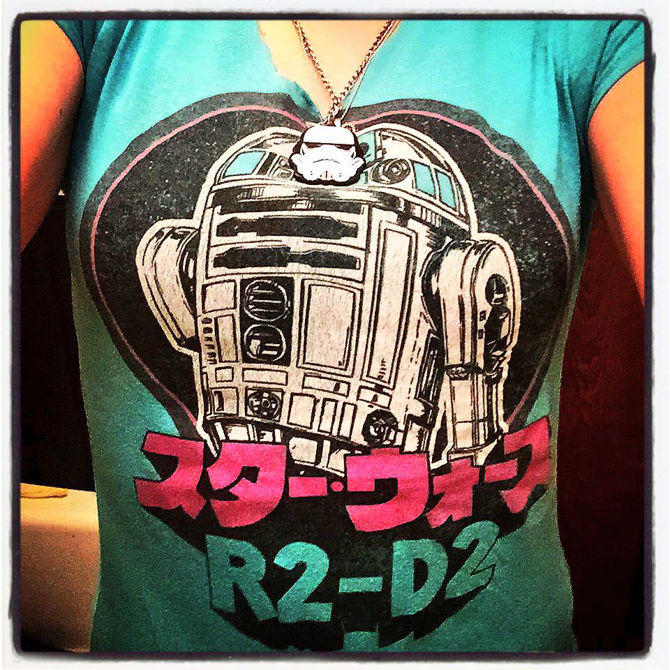 GuNz_Yo's tweet photo. @artoo_bot Thanks R2!!! For always being there for me and always matching my hair! #R2D2 #starwars #droidimlookingfor http://t.co/lvQx6DvdjO