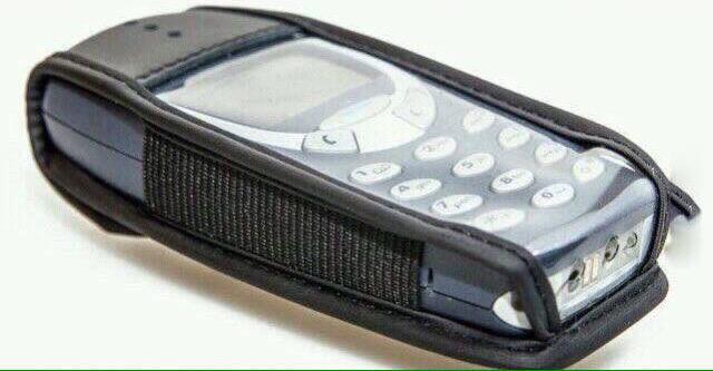 DummeWitze's tweet photo. Wenn du dich nutzlos fühlst, denke daran: Es gibt eine Schutzhülle für das Nokia. http://t.co/kAgaMRq372