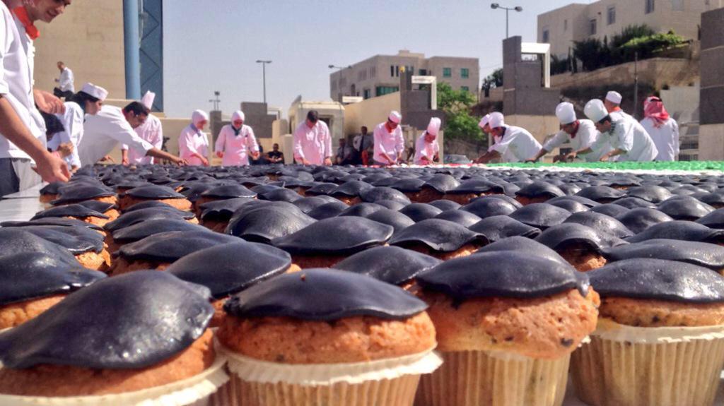 josephwillits's tweet photo. Your national flag made from cupcakes. Ace way to celebrate Independence Day #Jordan #May25JO #Jordan69 http://t.co/JwYaJ63VP0