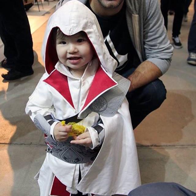 Gamersoficialco's tweet photo. Mi hijo #assassinscreed #videogames #videojuegos #geek #gamer #gaming #gamers #gamersoul http://t.co/WUZA2PskeP