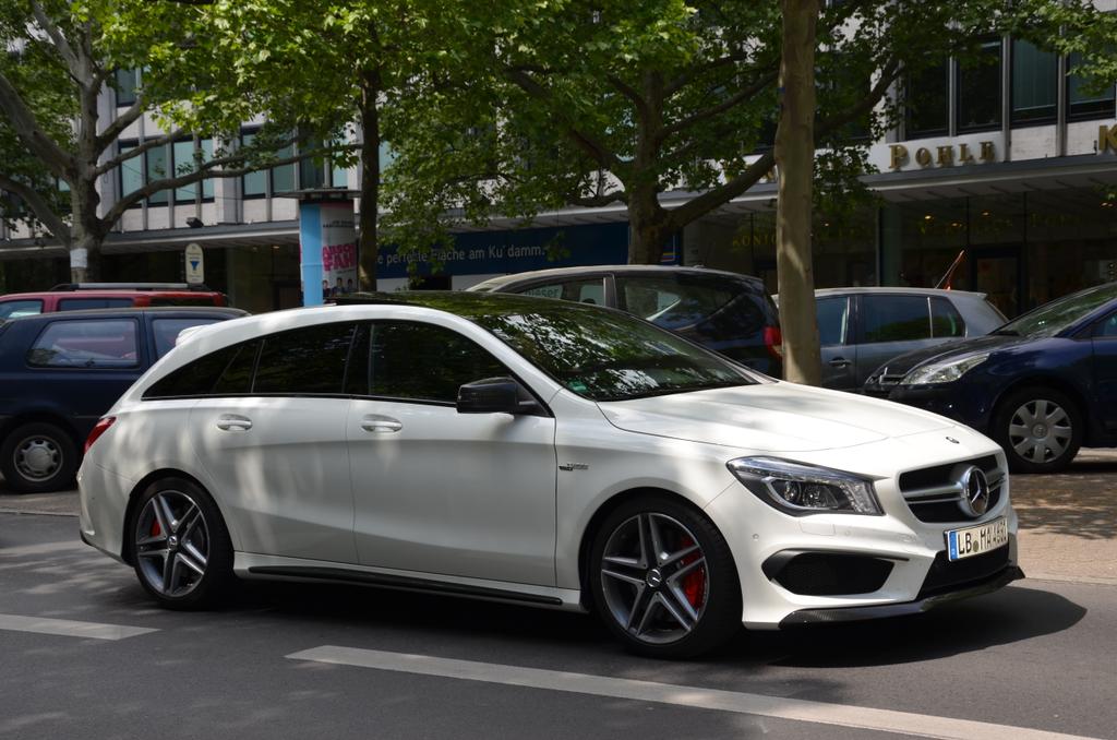 CarspotterPaul's tweet photo. CLA 45 AMG Shooting Brake :)
#Mercedes #AMG #CLA #supercar #Berlin #Kufürstendamm http://t.co/RvGNEYSdxe