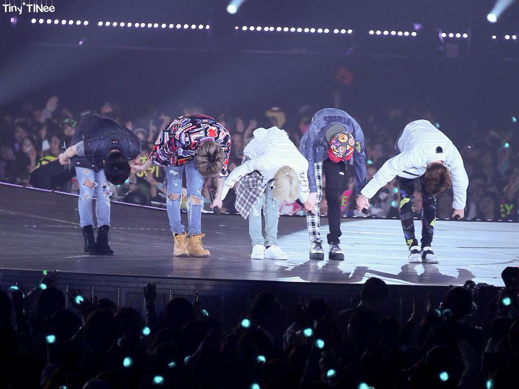 Shineeworldlaos's tweet photo. ຄົບຮອບ7ປີSHINee ມີບົດກອນມາຝາກຈາກແອດມິນ
http://t.co/lFnu05nRlP #샤이니7주년축하해 #7thYearsWithSHINee #SHINee7thAnniversary http://t.co/BcGlC4sSsq